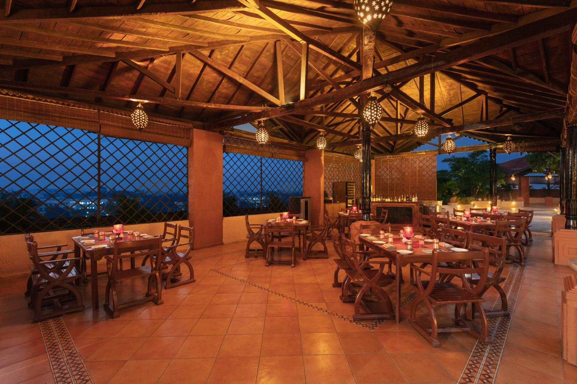 Sheraton Grand Pune Bund Garden Hotel Kültér fotó