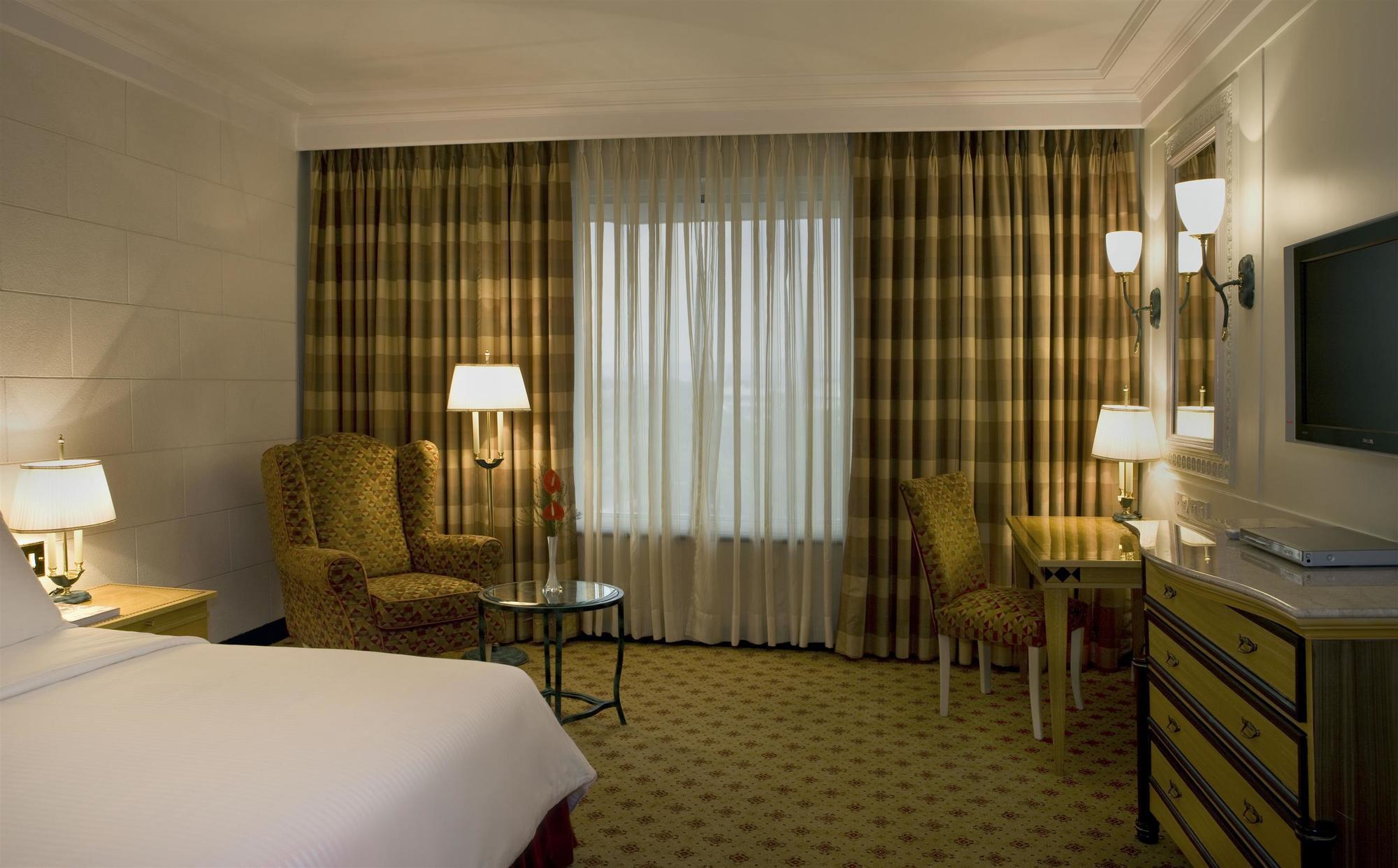 Sheraton Grand Pune Bund Garden Hotel Kültér fotó