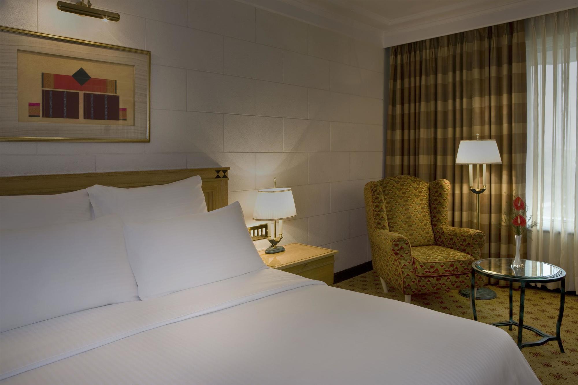 Sheraton Grand Pune Bund Garden Hotel Kültér fotó