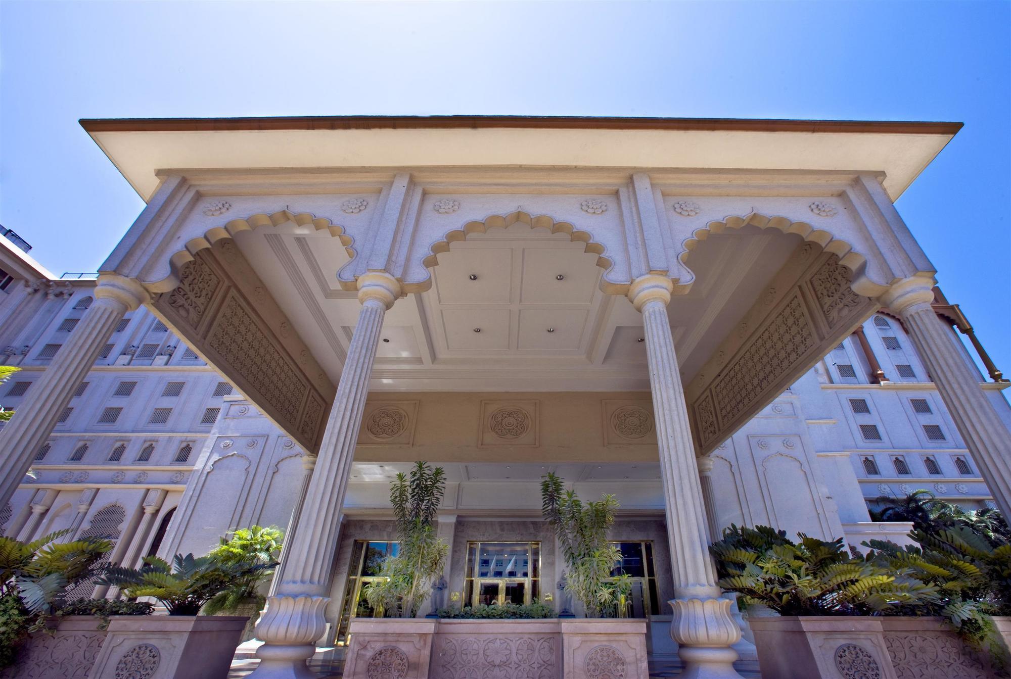 Sheraton Grand Pune Bund Garden Hotel Kültér fotó